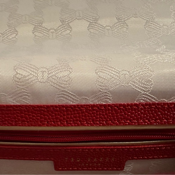 TED BAKER: Joanaa Bow Detail Crossbody/ Shoulder bag, red - Picture 6 of 9
